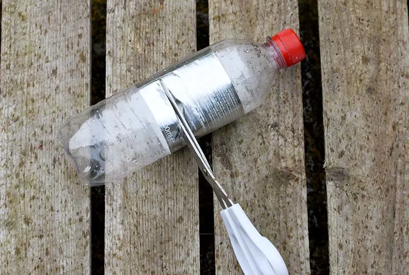 cutting plastic bottle