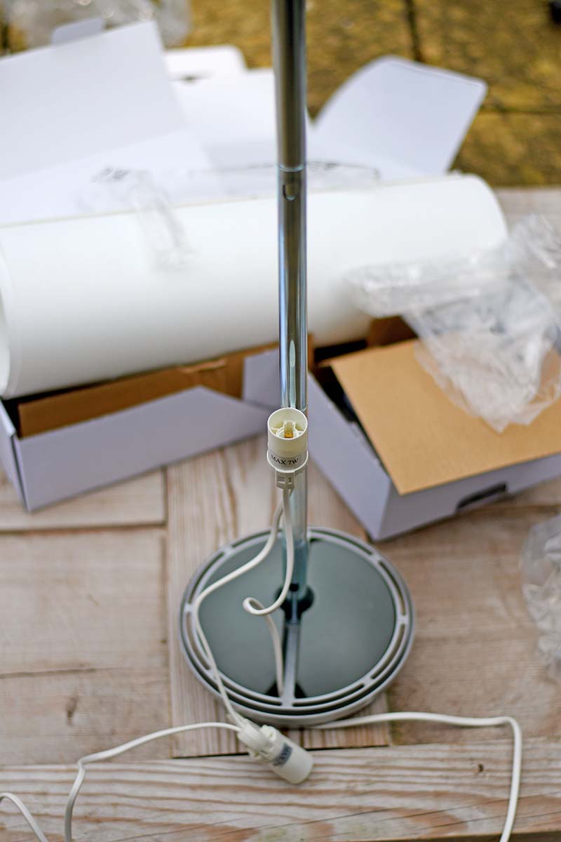 Assembling the IKEA Vidja floor lamp