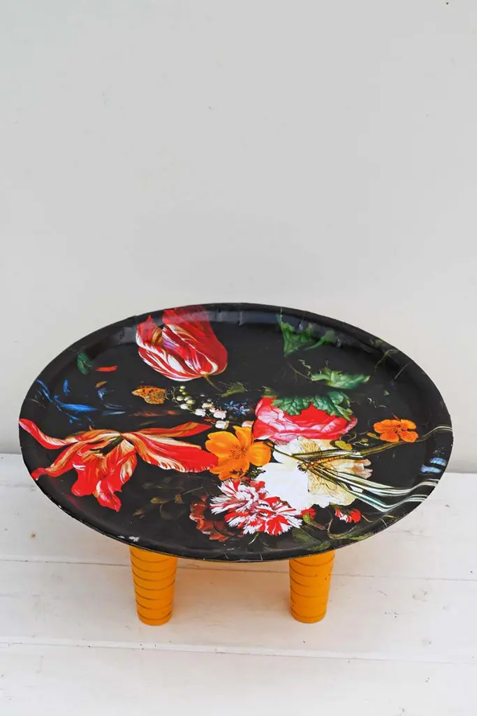 Flowers decoupage tray table