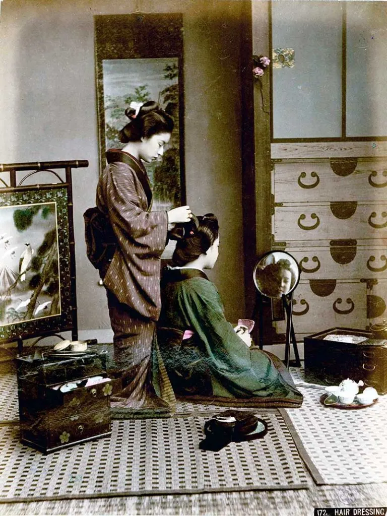 Kusakabe Kimbei-Hair_Dressing