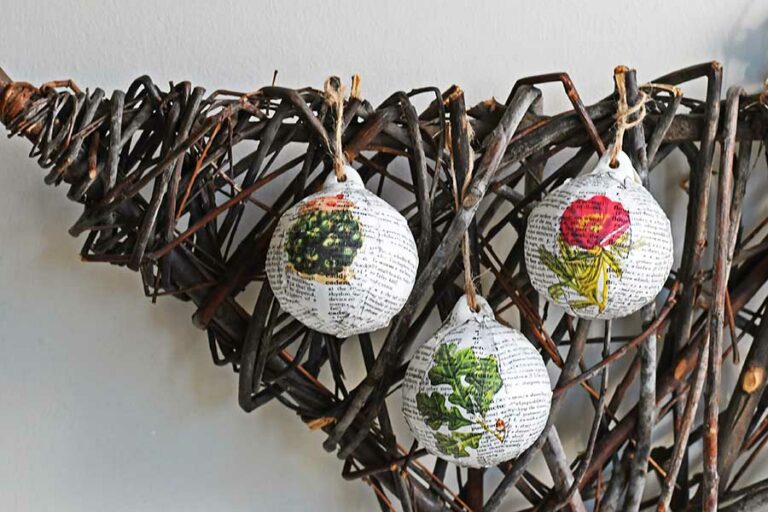 dictionary baubles