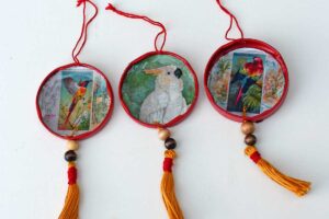 How to make picture lid ornaments