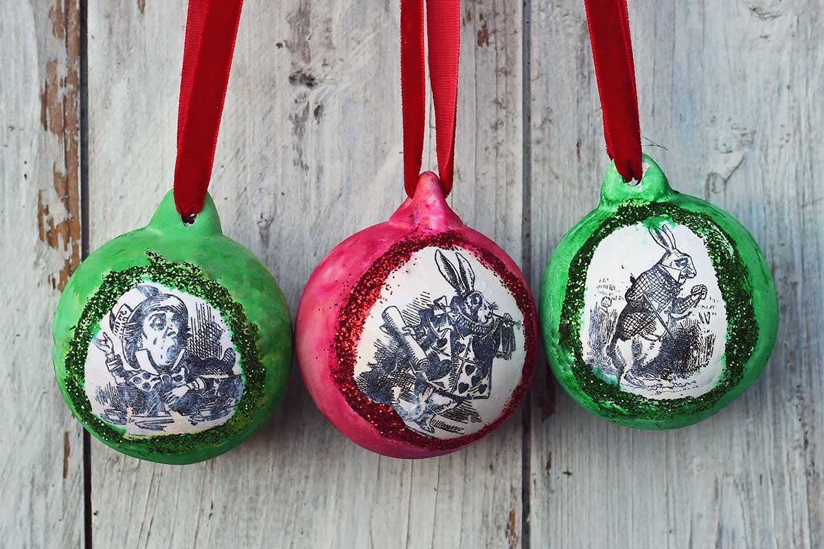 DIY Alice In Wonderland Ornaments and Free Illustrations Picture Box