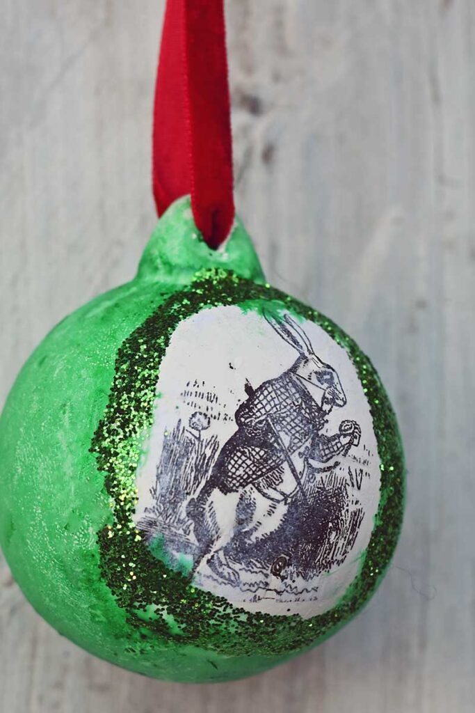 Alice in Wonderland Christmas ornament DIY