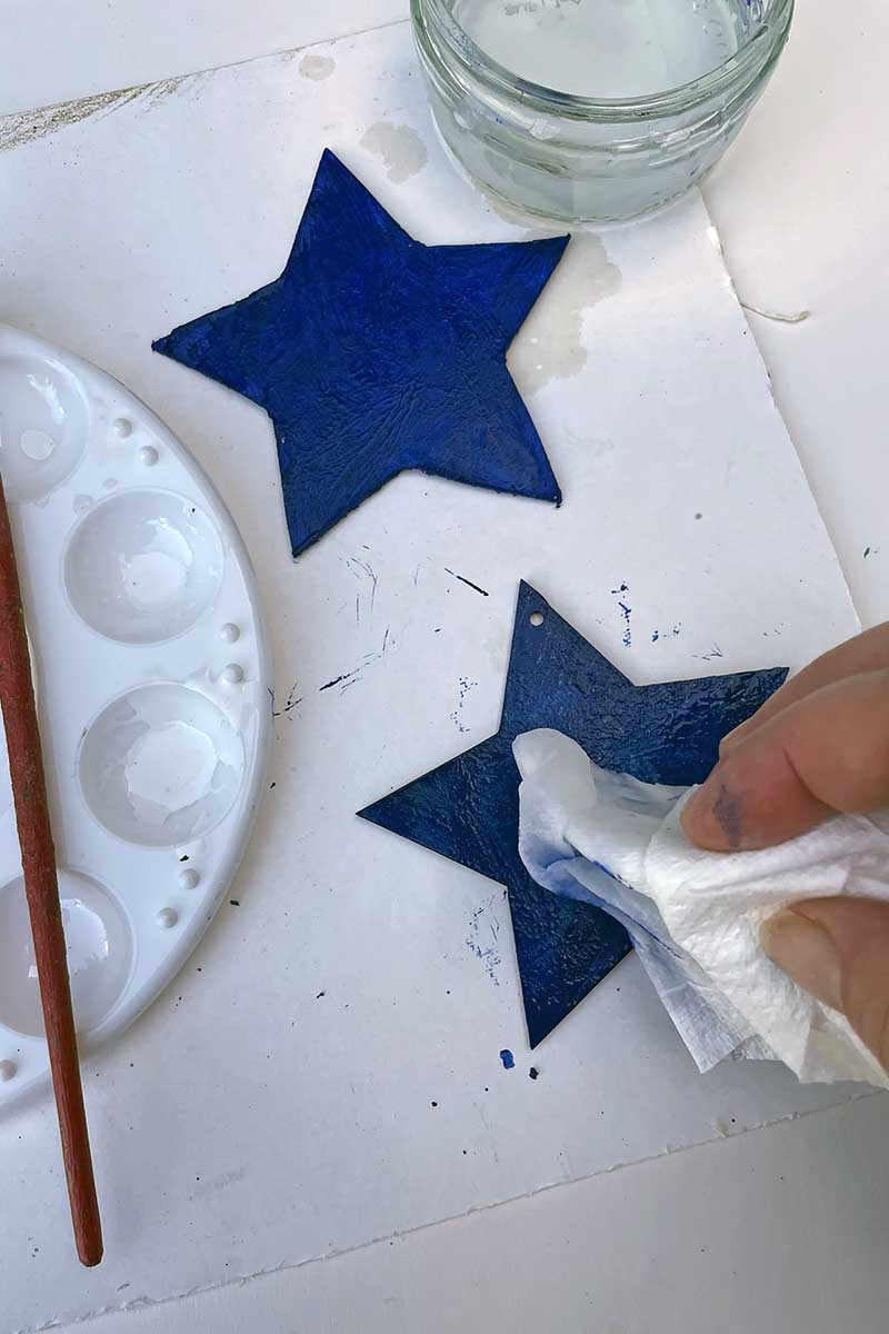 Painting the stars blue